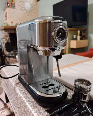 macchina caffè professionale cappuccinatore