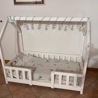 lettino montessori con tetto legno