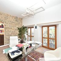 Appartamento ristrutturato in palazzo storico