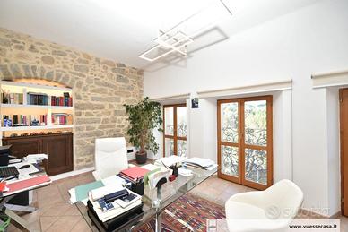 Appartamento ristrutturato in palazzo storico