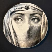 Piatto in ceramica ispirato