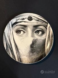 Piatto in ceramica ispirato