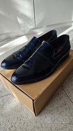 Mocassini in vernice blu navy nr 44.