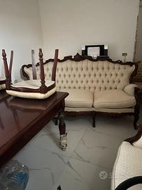 Divano tavolo e quattro sedie stile settecento