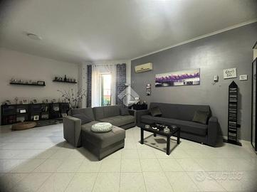 3 LOCALI A MELITO DI NAPOLI