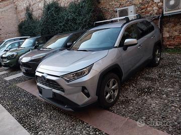 RAV 4 HYBRID LOUNGE 4X4