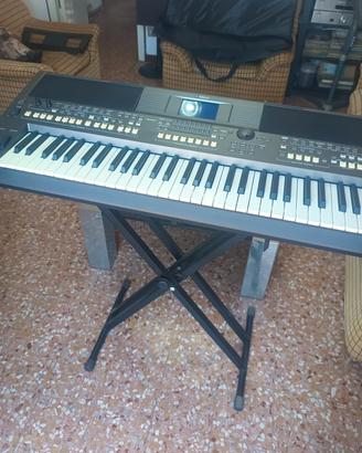 tastiera Yamaha professionale PSR-S670