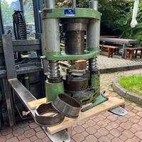 Brocciatrice svizzera VIKA G Trimbach – FORI ESAGO