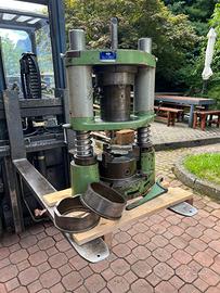 Brocciatrice svizzera VIKA G Trimbach – FORI ESAGO