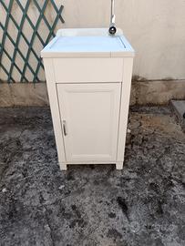 lavello con rubinetto 