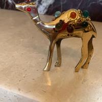 Cammello in bronzo con pietre egiziane