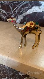 Cammello in bronzo con pietre egiziane