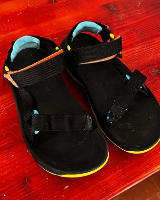 Sandali Teva bambino neri con dettagli colorati