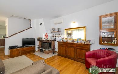 VILLA DI TESTA DI CHARME CON GIARDINO PRIVATO SU T