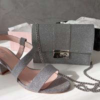 Sandali con pochette argento