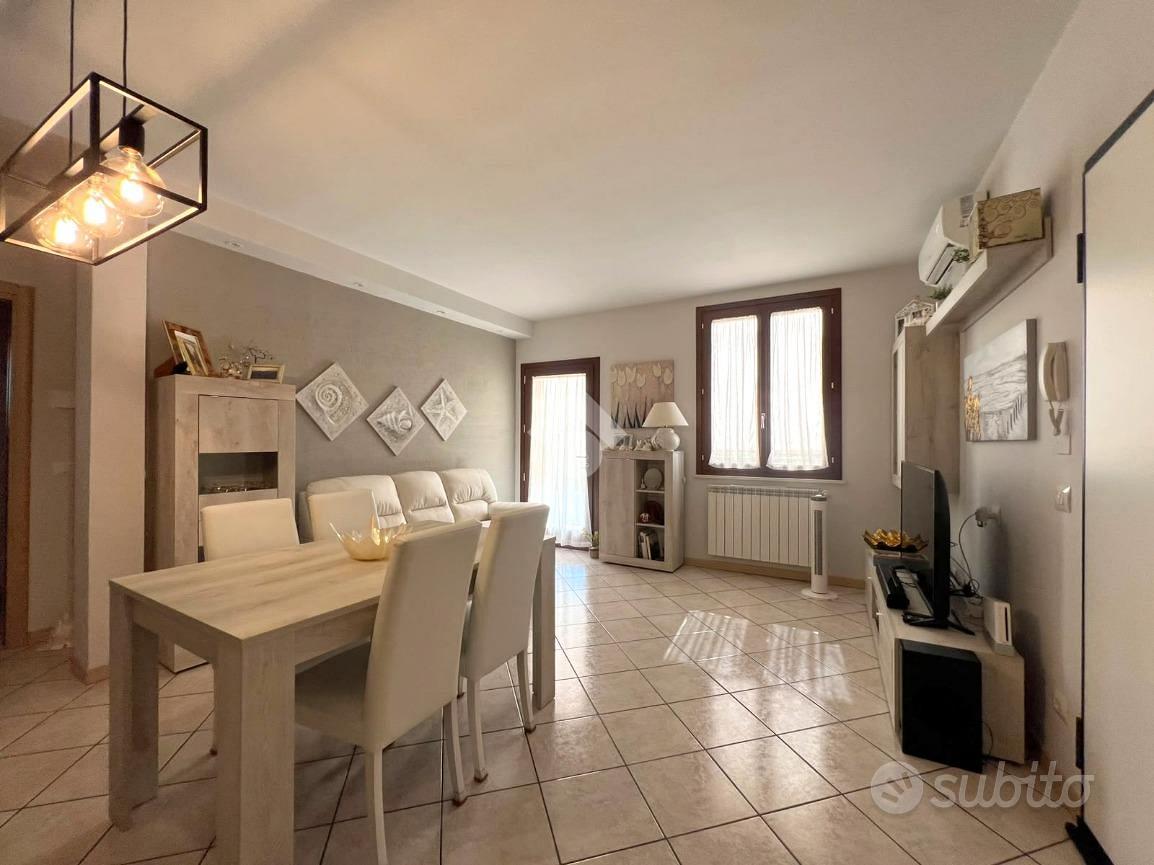 Apartment in Asola - Altro