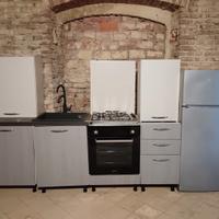 Graziosa cucina componibile