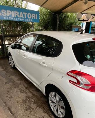 Peugeot 208 1.4HDI per neopatentati