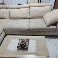 Cucina completa di elettrodomestici,divano, mobile