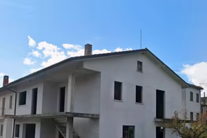 Casa con giardino