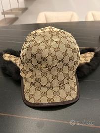 Cappello Gucci logo invernale con pelo