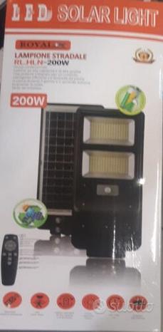 Lampione Stradale Solare a LED 200W con Pannello