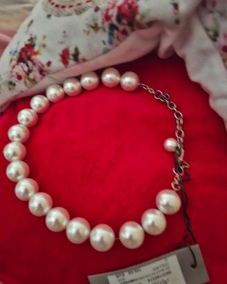 Collier con cartellino
