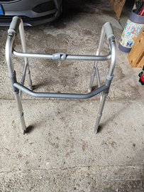 Deambulatore a due ruote