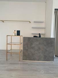 Bancone  cassa  come nuovo