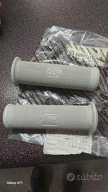 MANOPOLE ORIGINALI NUOVE VESPA