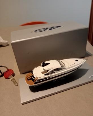 modellino yacht Pershing 