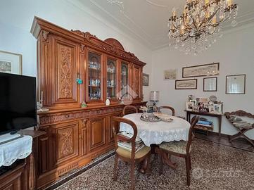 5 LOCALI A GENOVA