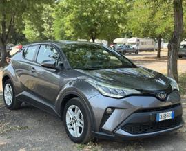 TOYOTA C-HR 1.8 Hybrid E-CVT Business