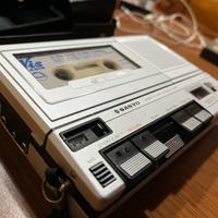 Sanyo M5000 cassette recorder portatile