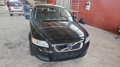 VOLVO V 50 RICAMBI USATI GARANTITI