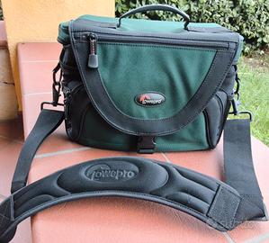 Borsa lowepro Nova 4 mai usata.