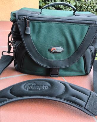 Borsa lowepro Nova 4 mai usata.