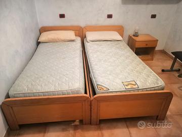 Cameretta legno 2 letti , armadio, cassettiera