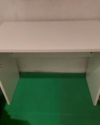 PER STUDENTI: scrivanie librerie letti mensole.
