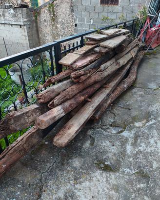 vecchie travi in legno 