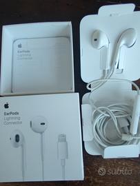 EarPods iPhone lightning connector
