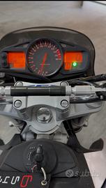 SUZUKY GSR 600