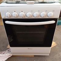 Cucina a gas / piano cottura con Forno elettrico  