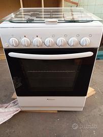 Cucina a gas / piano cottura con Forno elettrico  