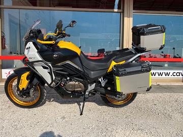 QJ Motor SVT 650 X GIALLO