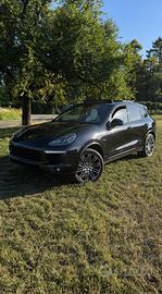 Porsche Cayenne Platinum Edition