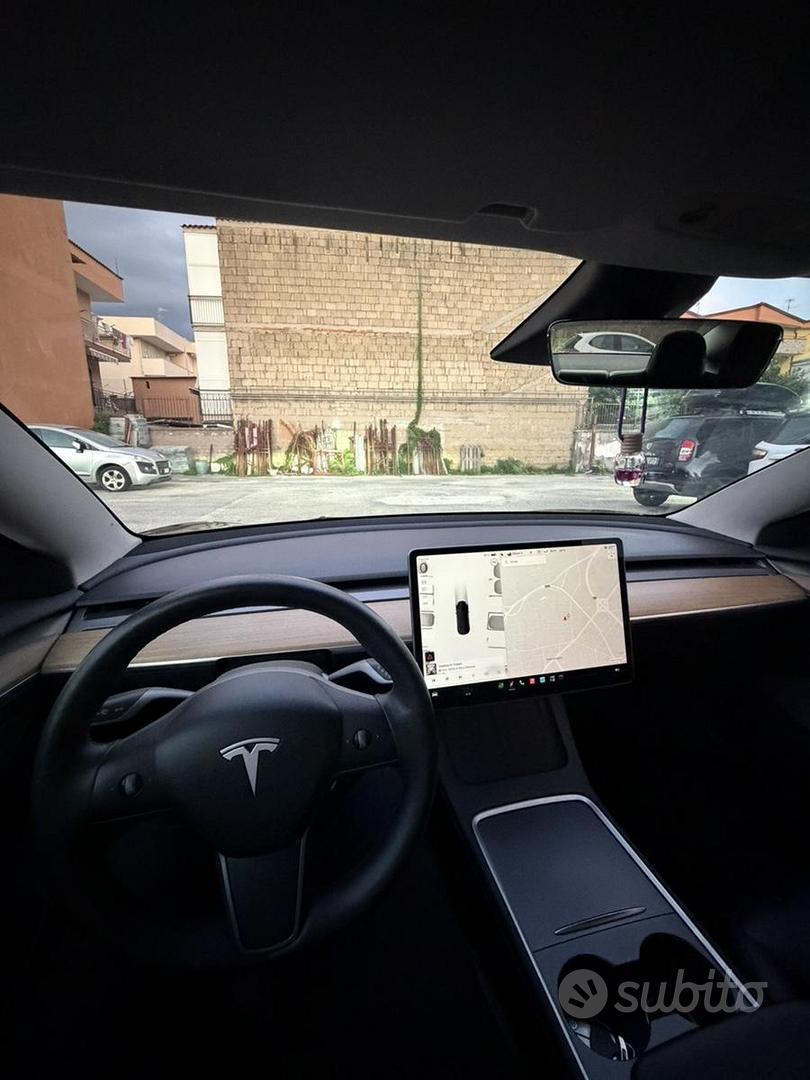 Tesla Model 3 2023 photo 4