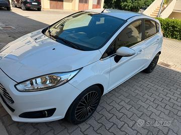 Ford Fiesta Titanium 1.5 Tdci 95cv come nuova.