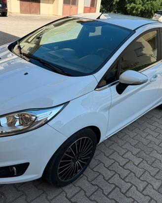 Ford Fiesta Titanium 1.5 Tdci 95cv come nuova.