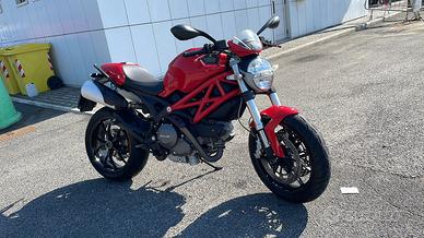 Ducati monster 796